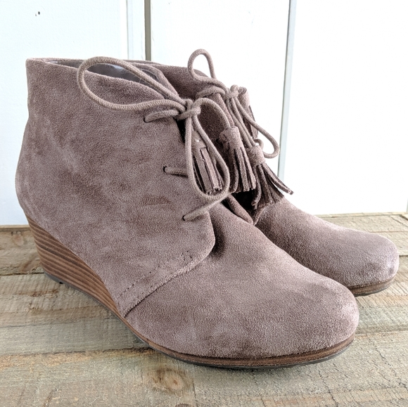 Dr. Scholl's Shoes - Dakota Wedge Bootie NWOT